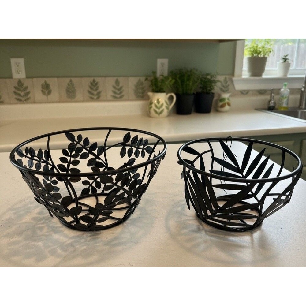 Well Equipped Kitchen Black Metal Wire Baskets Leaf Design Fruit Bread Bowls (2)